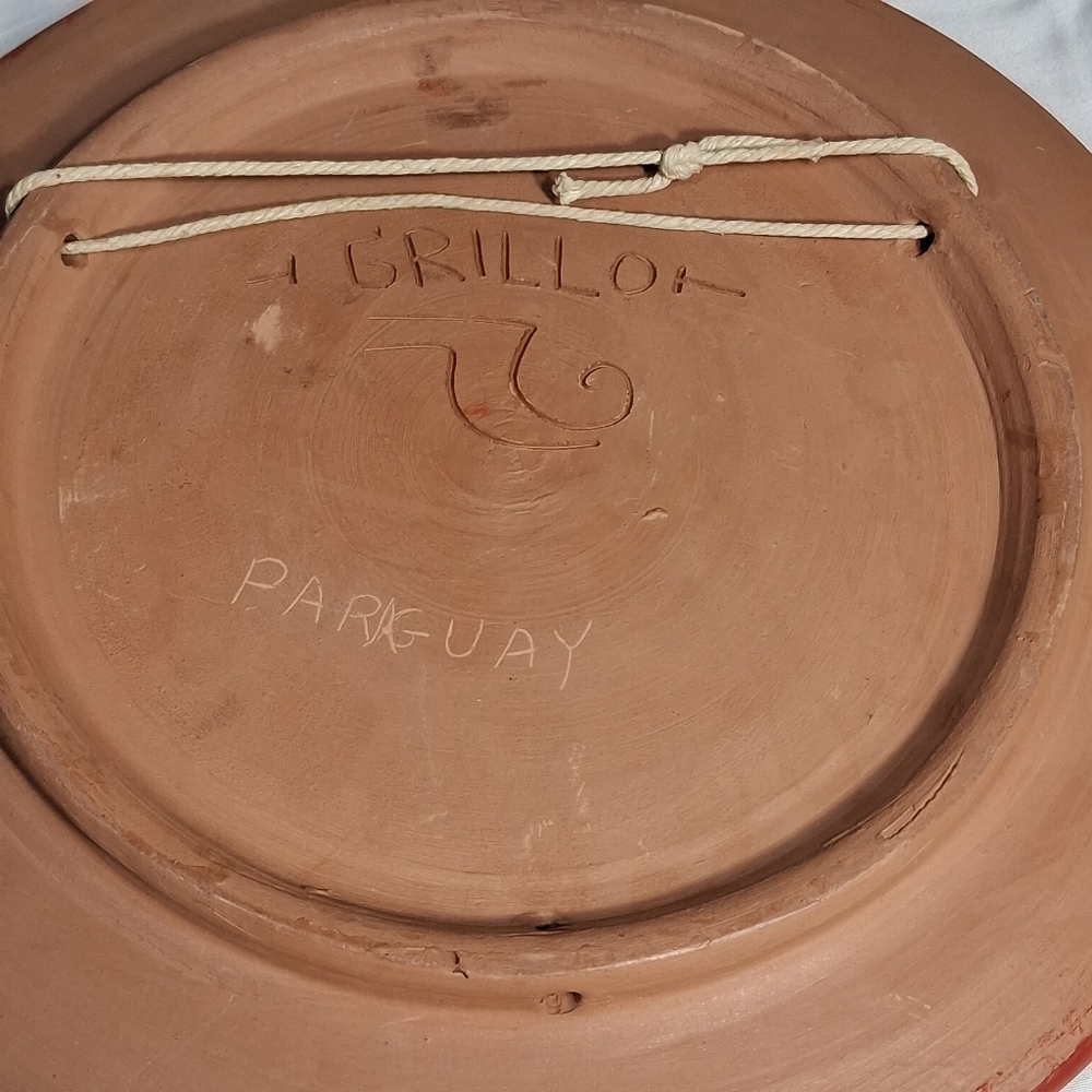 Grillo Paraguayan Earthenware Collectible Pottery Plate or Wall-hanging - Picture 7 of 9